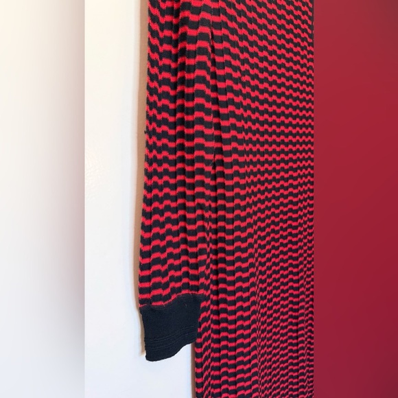 Marc Jacobs Red & Black Zigzag Stripe Merino Wool Sweater Dress in Size Medium - Picture 2 of 6